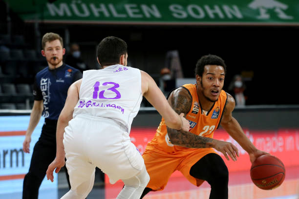 他们逐渐进 他们逐渐进