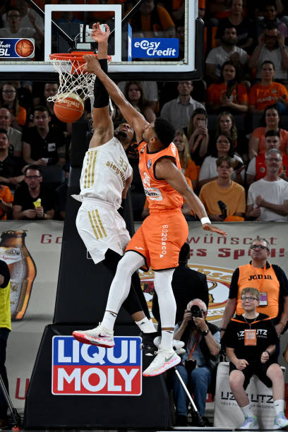 略显起伏 略显起伏