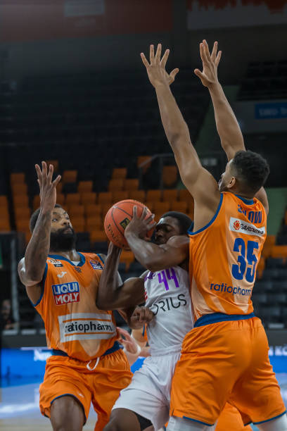 少年中因压 少年中因压